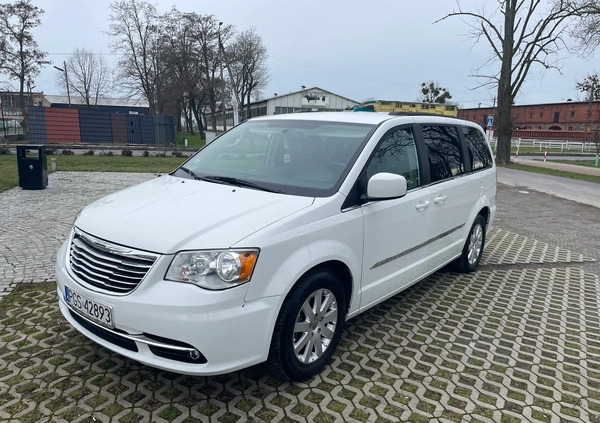 Chrysler Town &amp; Country cena 52900 przebieg: 170000, rok produkcji 2015 z Miłakowo małe 277